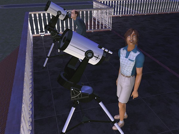 Pao and Tristan look through telescopes